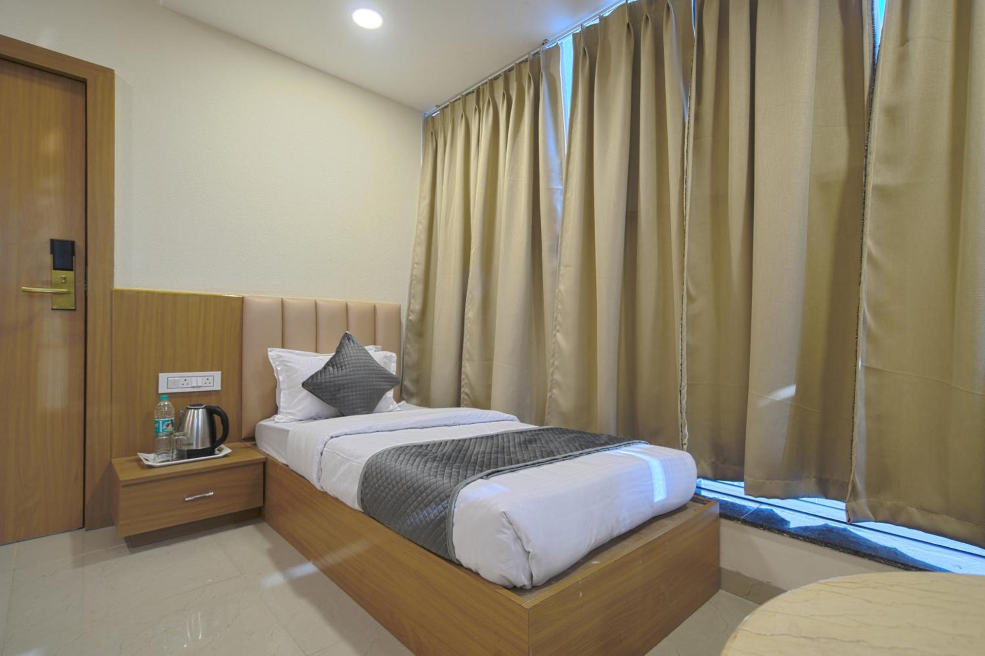 Hotel Shivlok Ujjain Rum bild