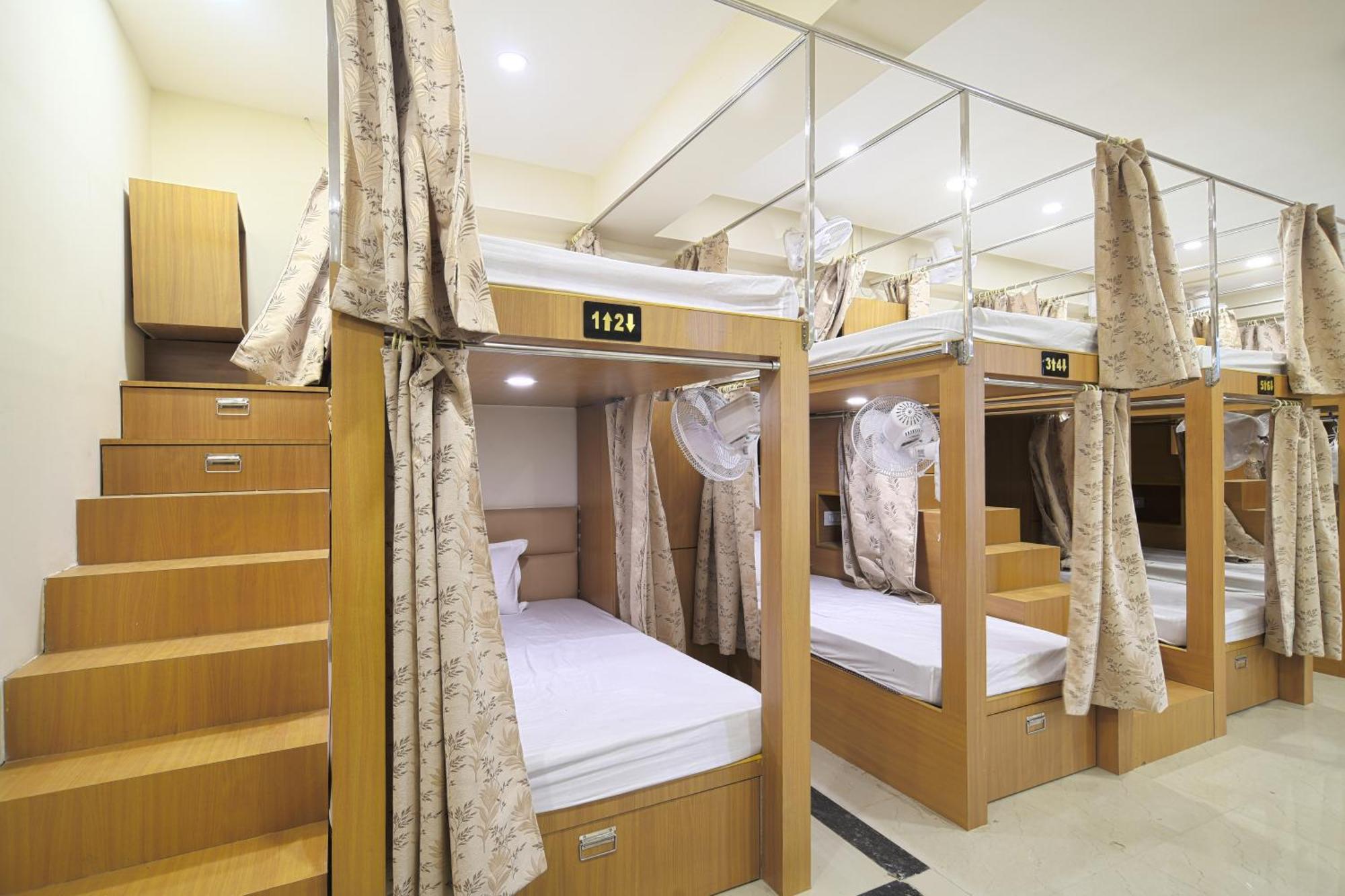 Hotel Shivlok Ujjain Exteriör bild