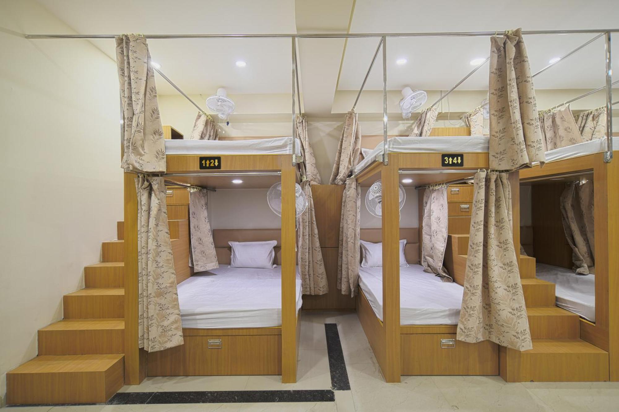Hotel Shivlok Ujjain Exteriör bild