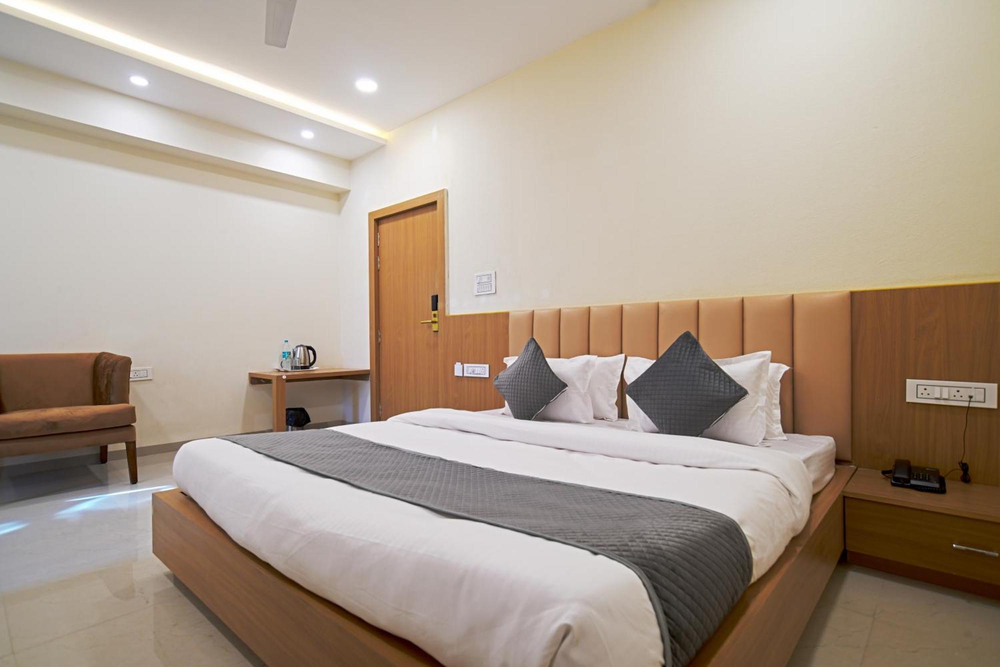 Hotel Shivlok Ujjain Rum bild