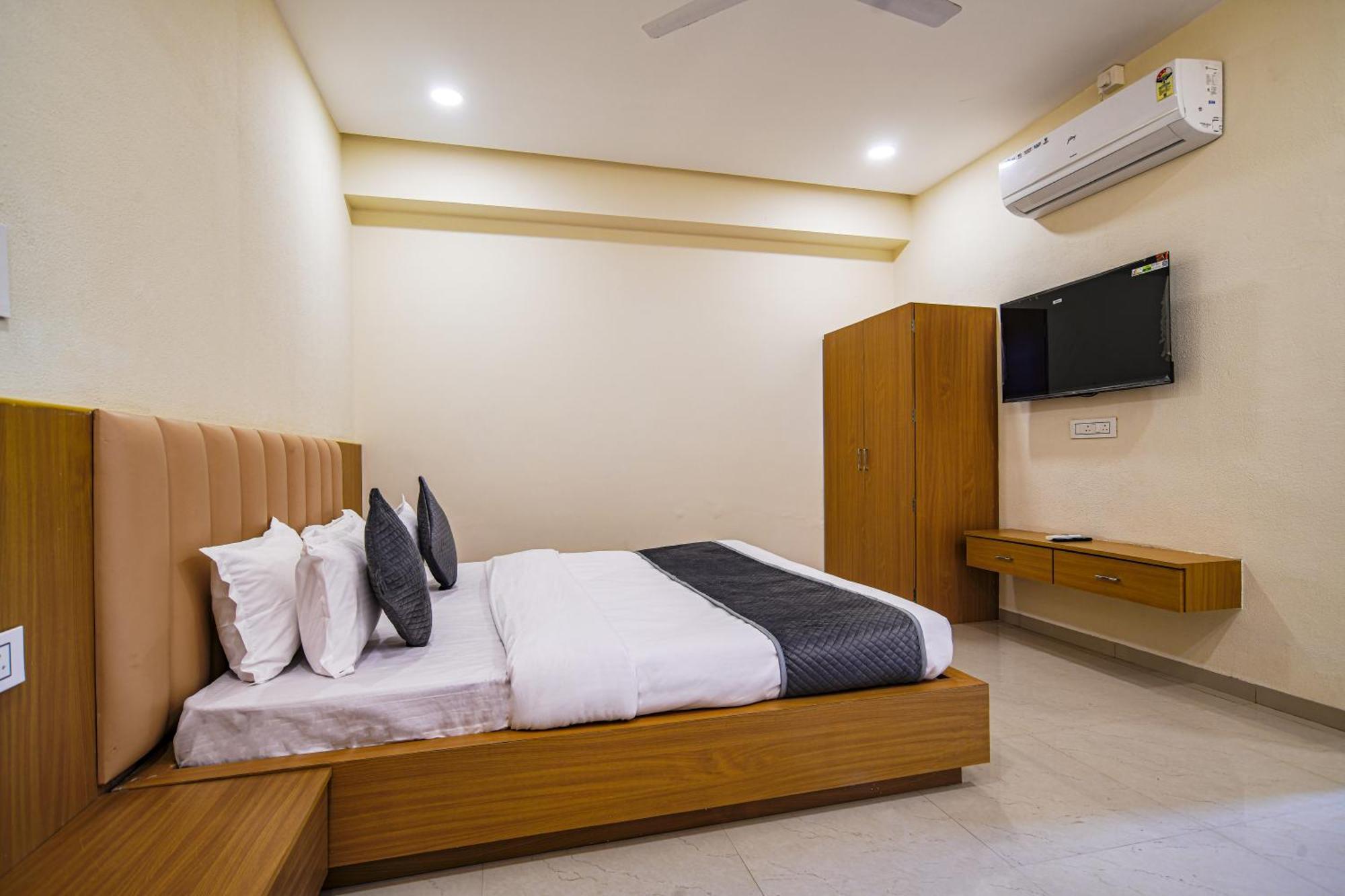 Hotel Shivlok Ujjain Rum bild