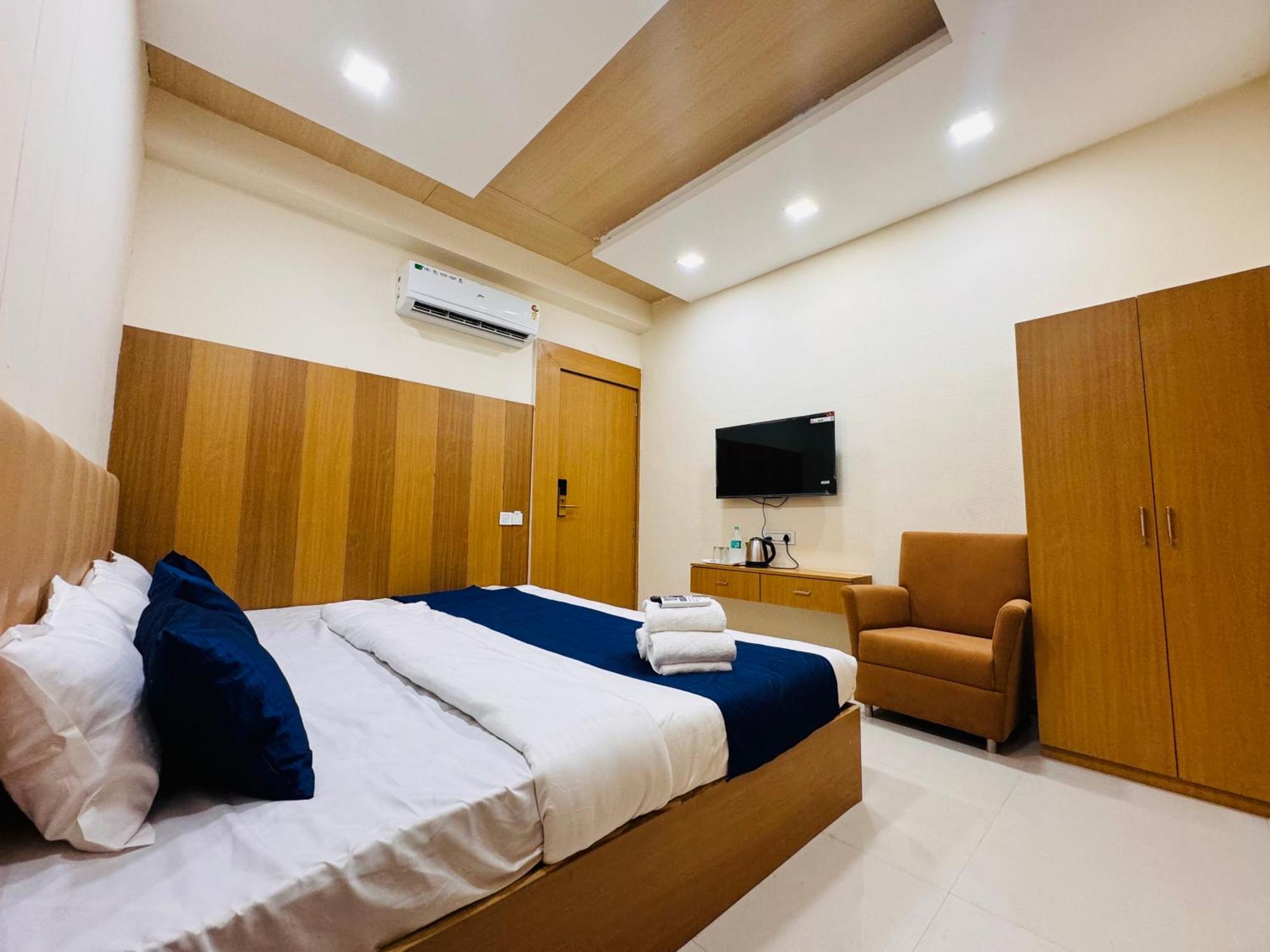 Hotel Shivlok Ujjain Rum bild
